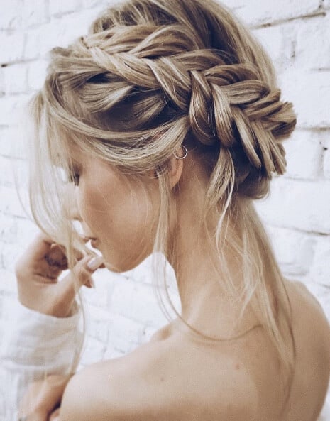 35 Cute Wedding Hairstyles That Will Match Your Inner Queen
